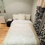 Small Studio Apartment Mins Walks To City Centre